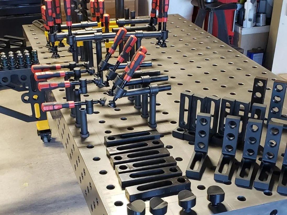 Модульний зварювальний стіл